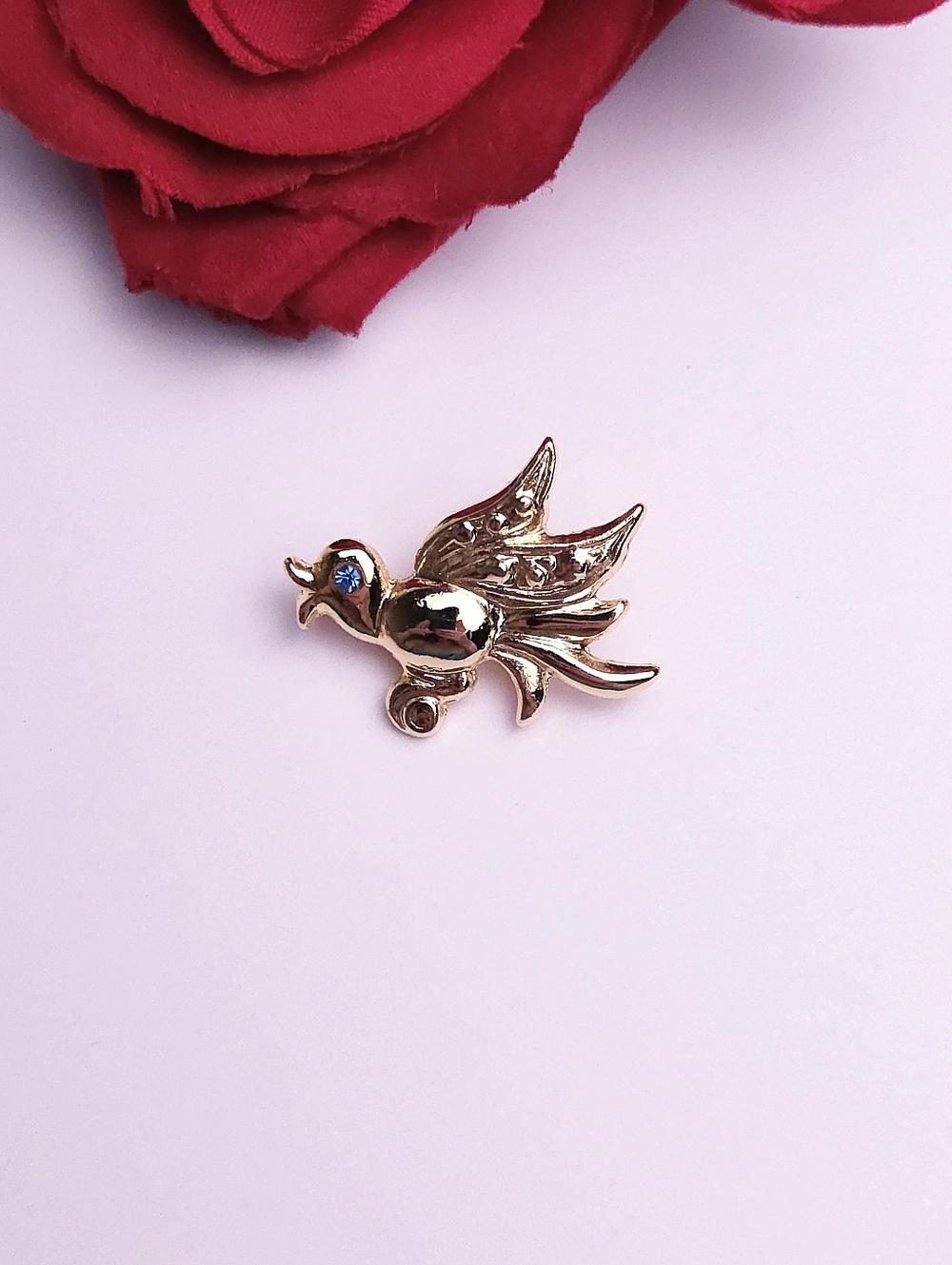 Vintage Gold Tone Blue Crystal Eye Bird Brooch Swallow or Dove Brooch